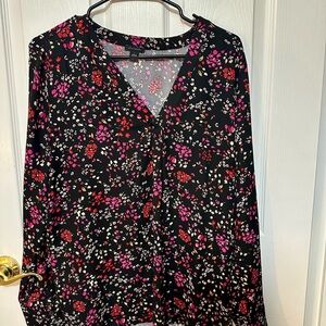 Ann Taylor Size Large Popover Blouse Black With Pink, Red, and White Florals